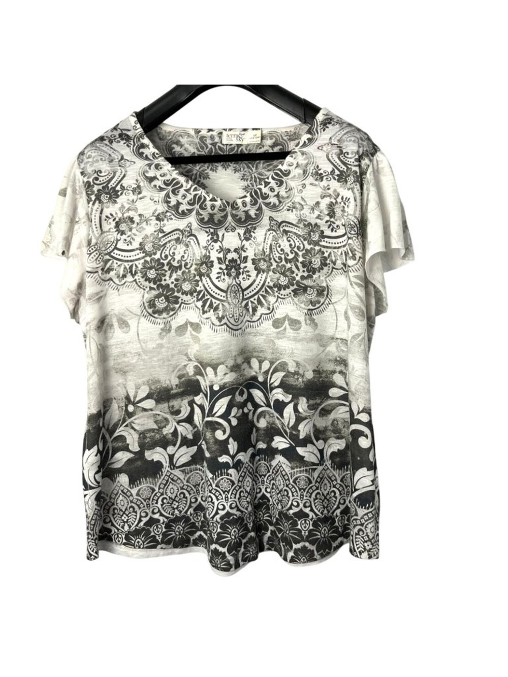Terra & Sky 1X Olive White Floral Medallion Top Plus Size 1X (16W -18W) Used